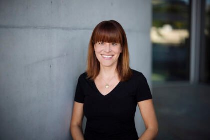 julia reuschenbach blind