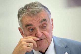 was hat reul am auge